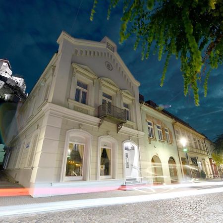 Apartman S Atriom V Historickom Centre Тренчин Экстерьер фото