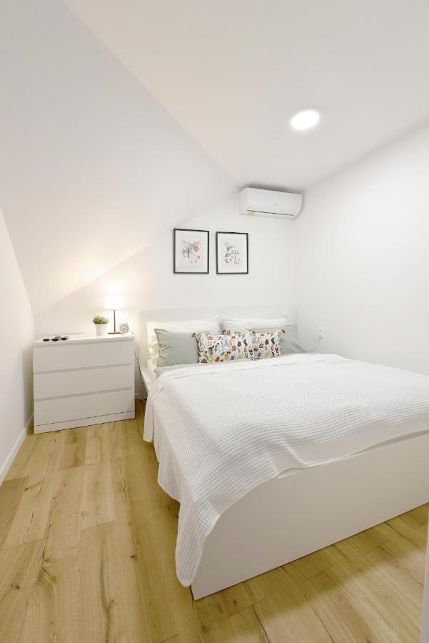 Apartman S Atriom V Historickom Centre Тренчин Экстерьер фото